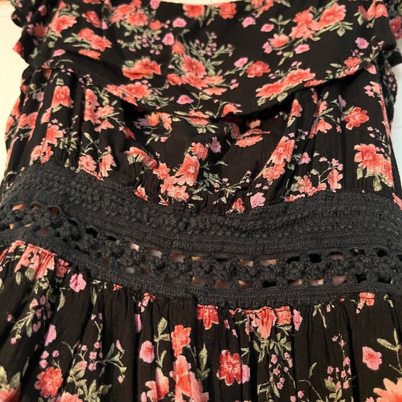 Ruffled Top Floral Mini Dress - Picture 4 of 4